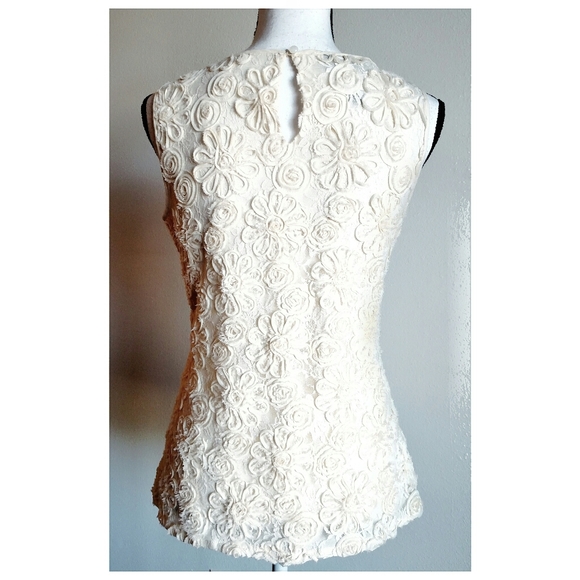 3/$20 I.N.C. Textured Lace Ivory Daisy Tank - Picture 4 of 5